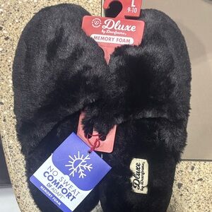 Dearfoams Deluxe Black Plush Slippers